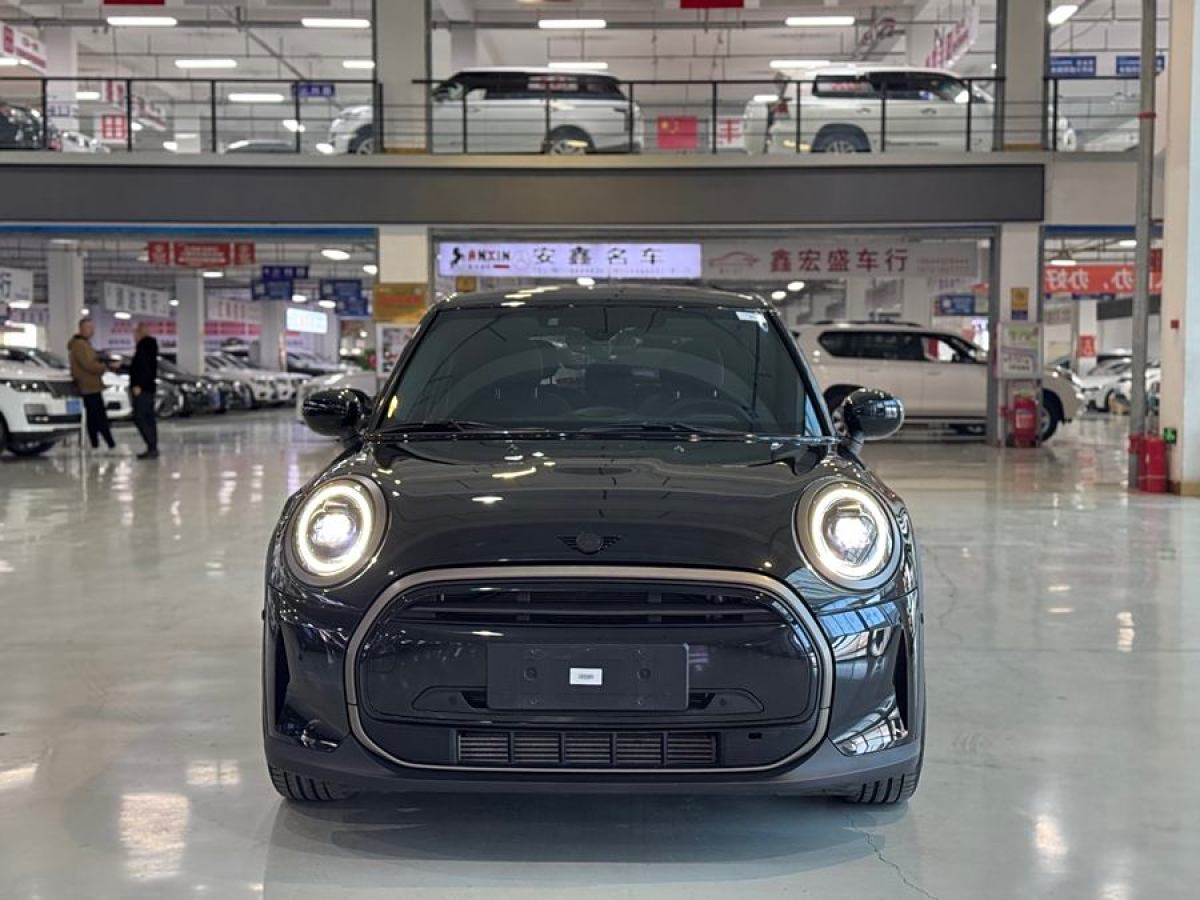 MINI MINI  2023款 1.5T COOPER 國王十字特別版 五門版圖片