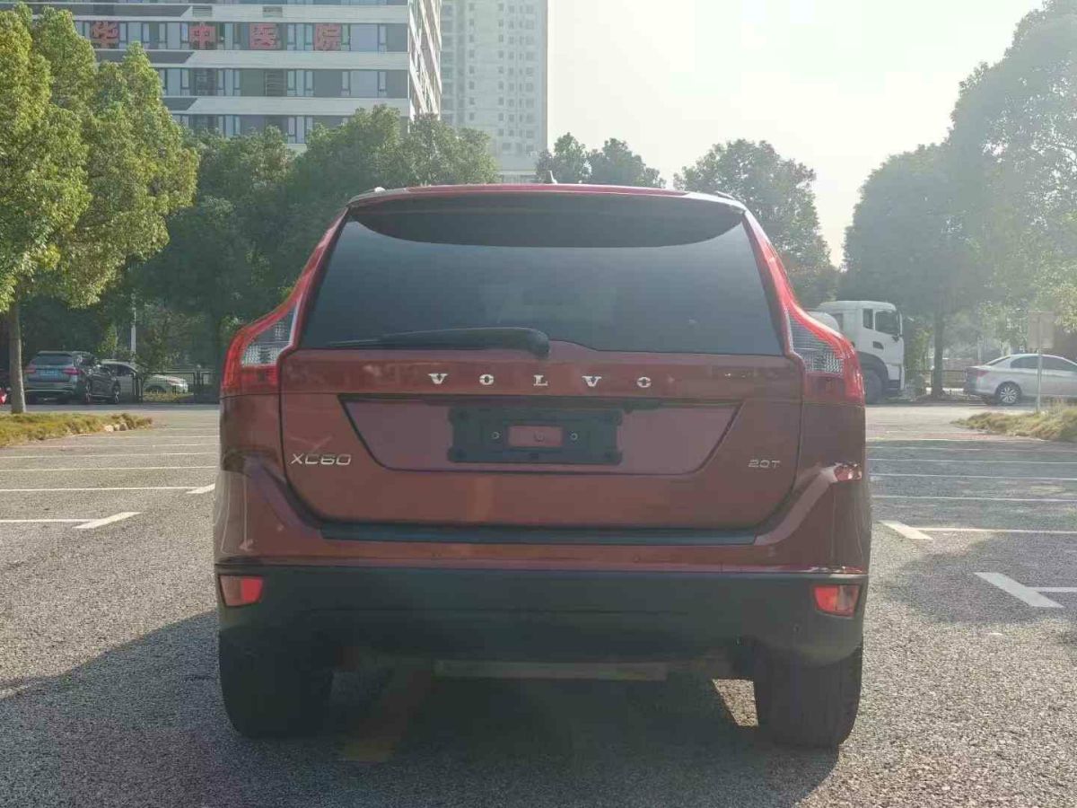 沃爾沃 XC60  2011款 2.0T R-Design 個(gè)性運(yùn)動(dòng)版圖片