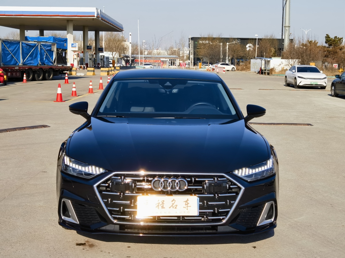 奧迪 奧迪A7L  2024款 45TFSI quattro S-line 見遠(yuǎn)型 流晶套裝圖片