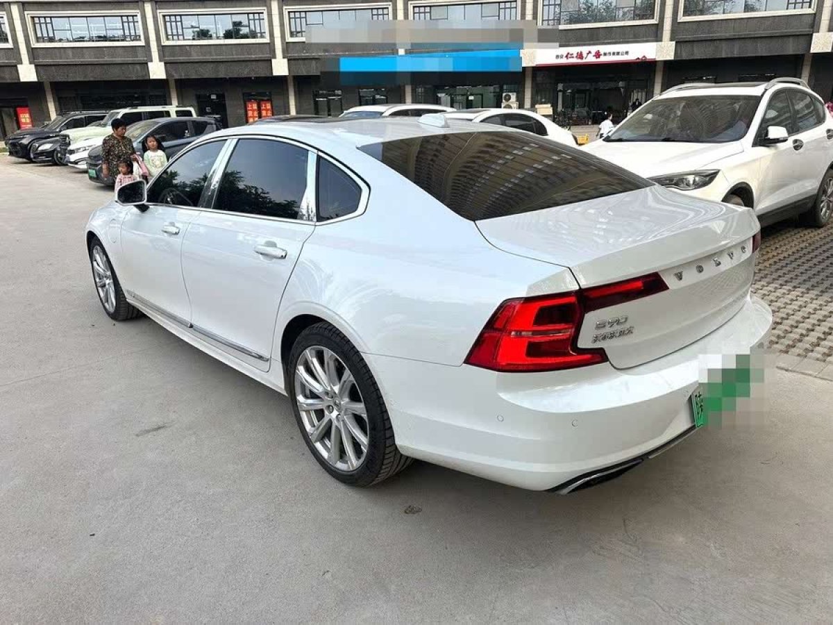 沃爾沃 S90新能源  2019款 T8 E驅(qū)混動(dòng) 榮譽(yù)版 3座圖片