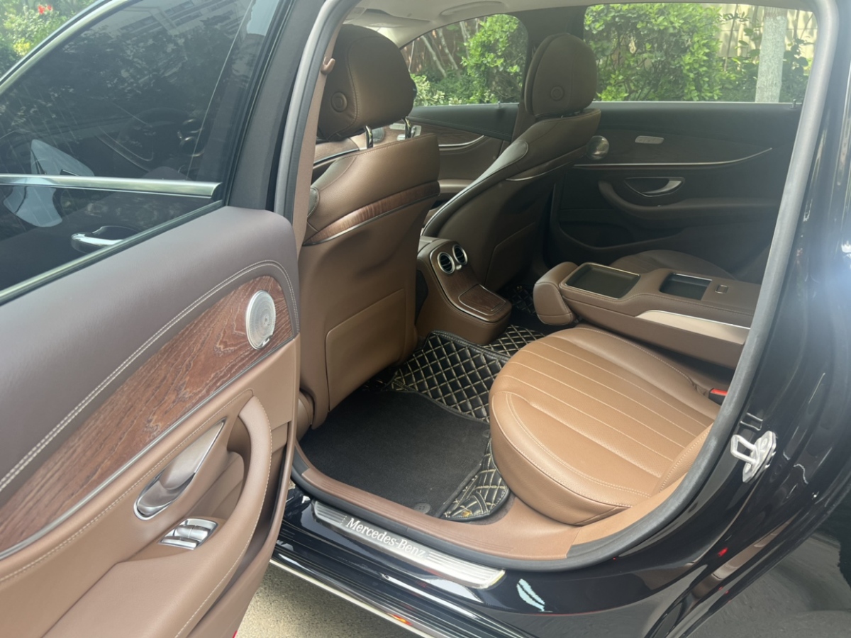 奔馳 奔馳E級  2023款 E 300 L 時(shí)尚型圖片