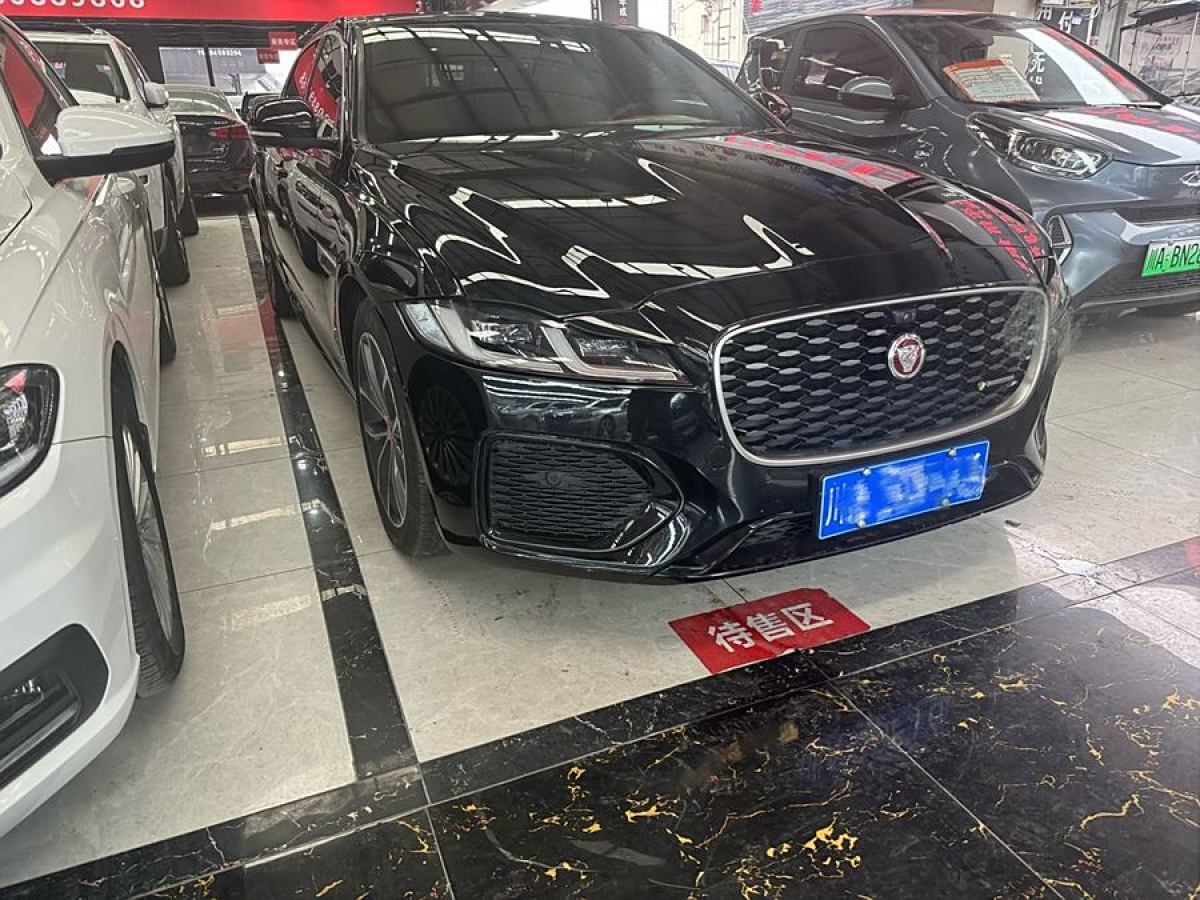 捷豹 XFL  2022款 XFL 2.0T P250 兩驅(qū)尊享豪華版圖片