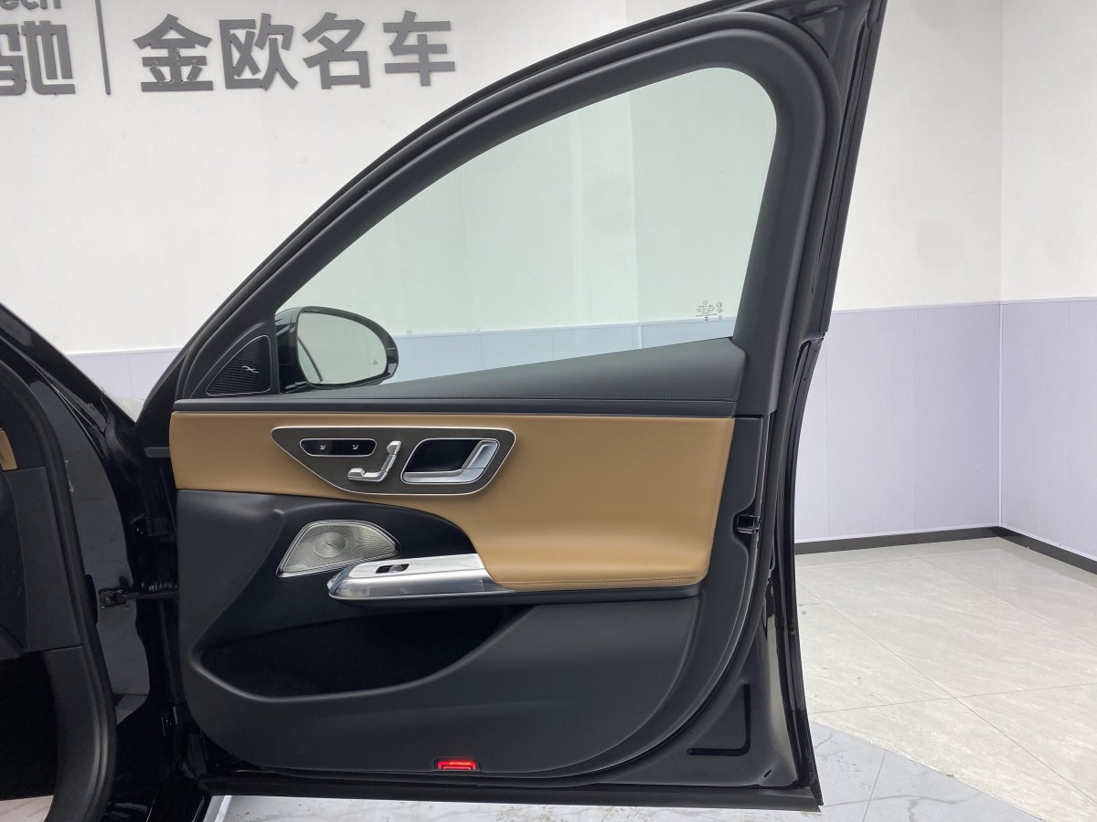 奔驰 奔驰E级  2019款 改款 E 300 L 豪华型图片