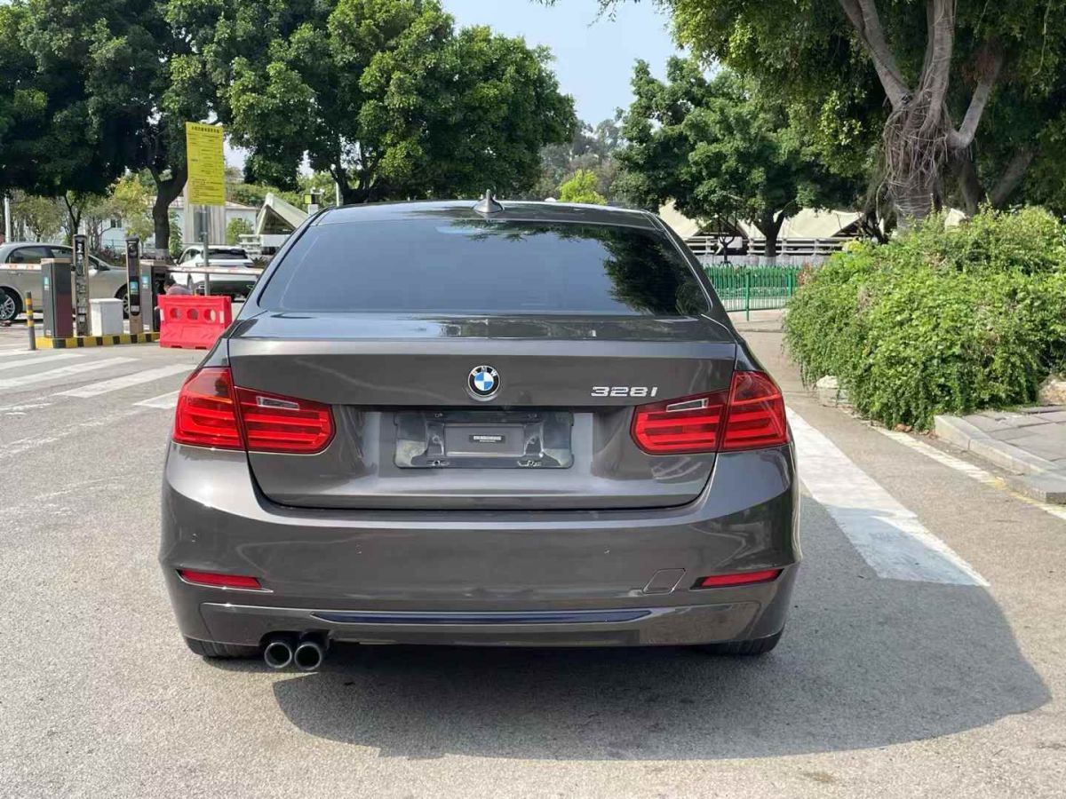寶馬 寶馬3系  2014款 328i xDrive 2.0T 運動設(shè)計套裝圖片