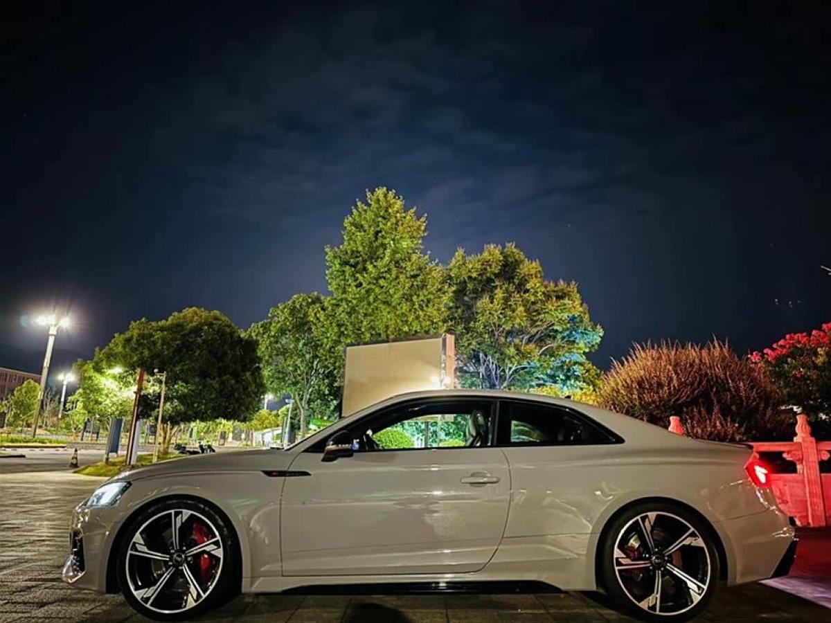 奧迪 奧迪RS 5  2021款 RS5 Coupe 黑曜版圖片