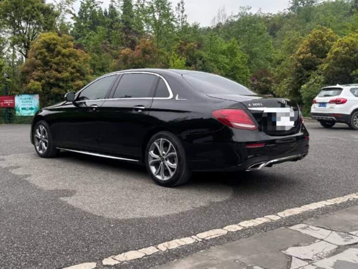 奔馳 奔馳E級  2020款 改款 E 300 L 運(yùn)動時尚型圖片