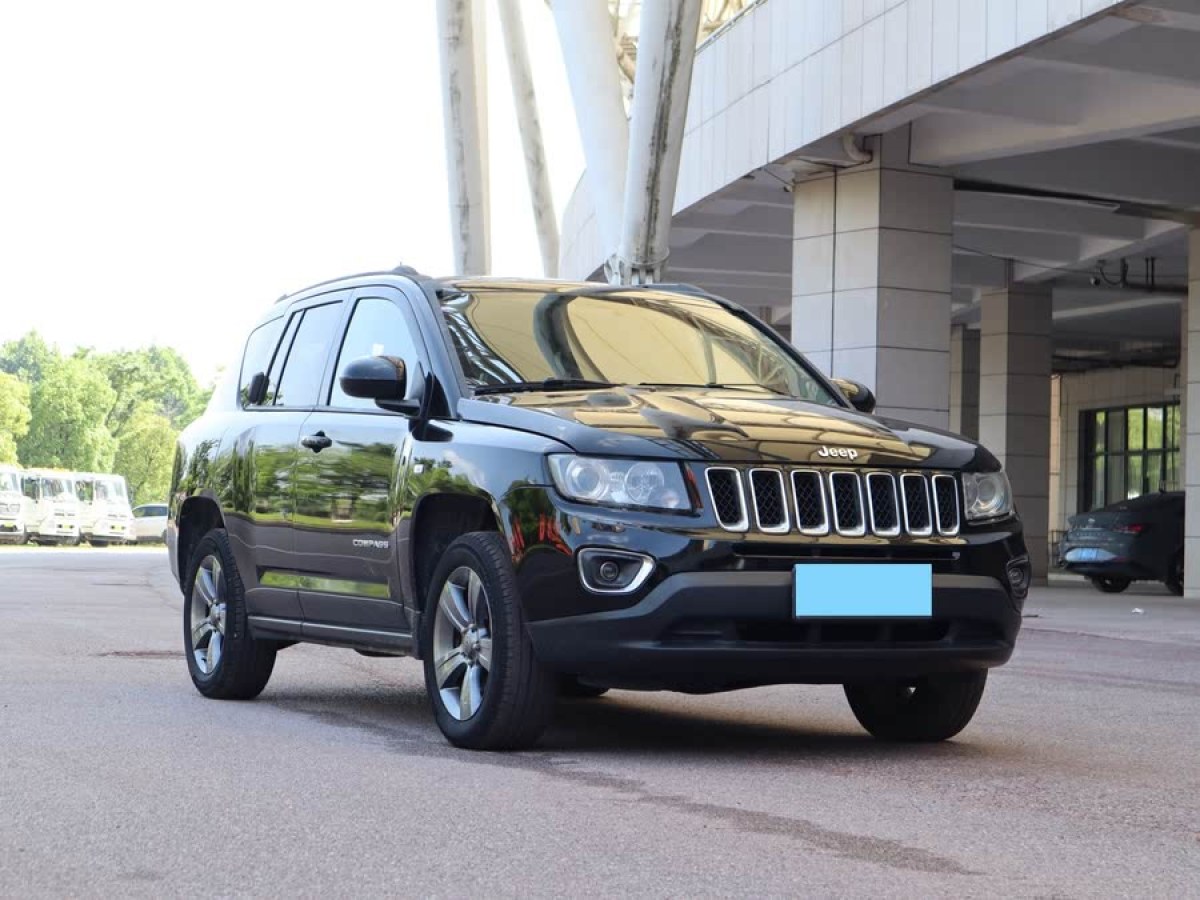 Jeep 指南者  2014款 改款 2.4L 四驅(qū)舒適版圖片