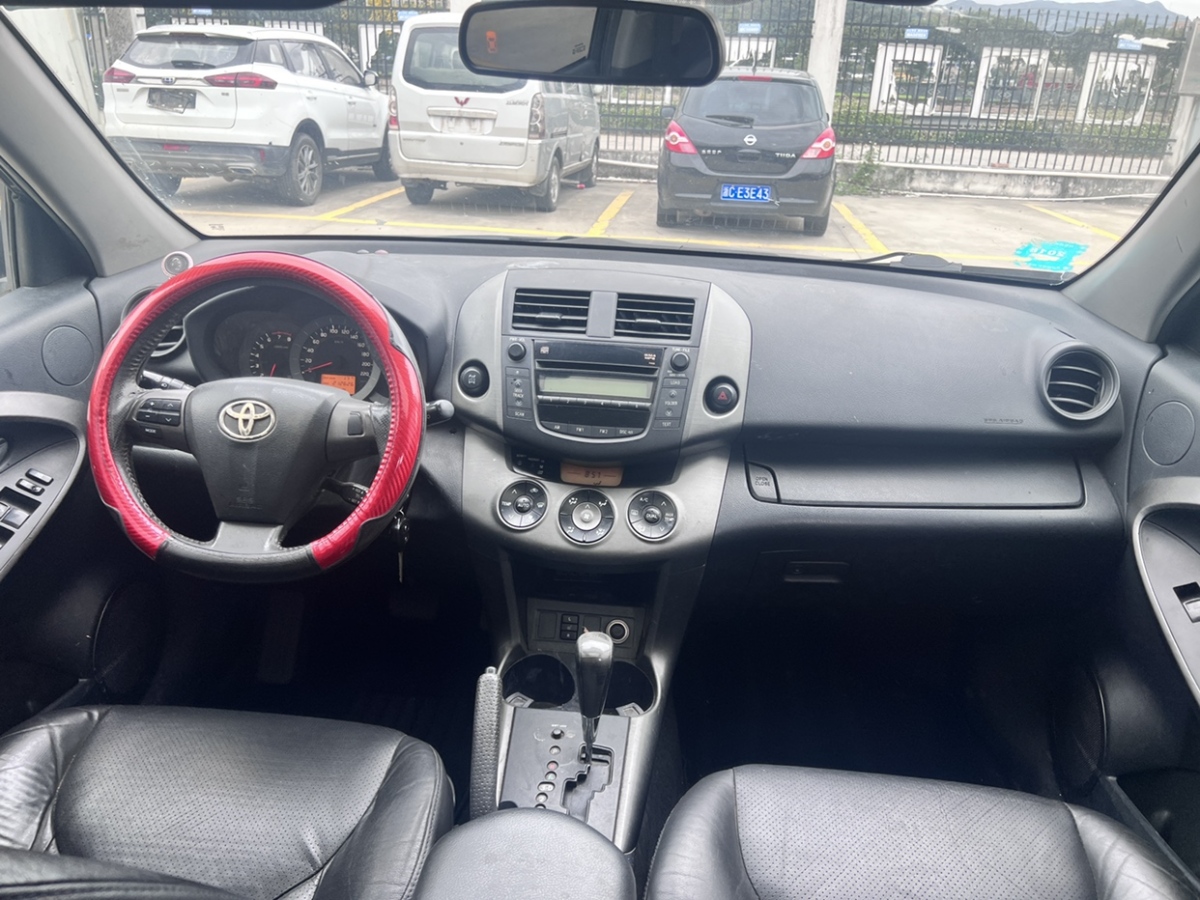 豐田 RAV4榮放  2011款 2.4L 自動四驅(qū)豪華版圖片