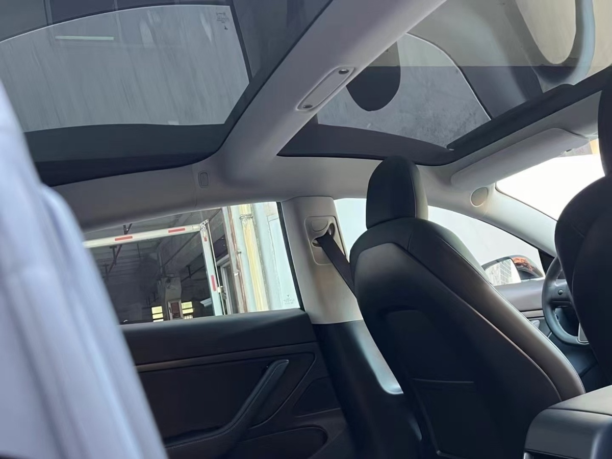 特斯拉Model3圖片