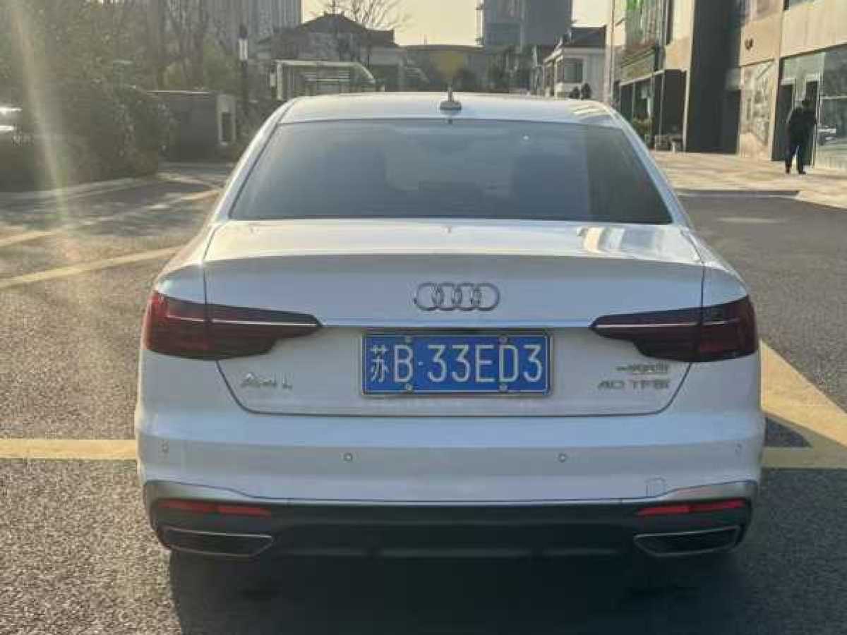 奧迪 奧迪A4L  2023款 40 TFSI 時(shí)尚動感型圖片