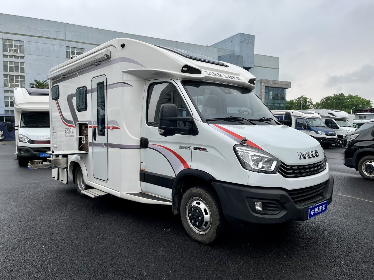 Iveco daily2021 3.0T manual C-type RV professional chassis long axle high roof F1C图片