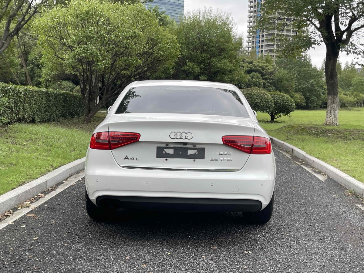 奥迪 奥迪A4L  2013款 35 TFSI 自动标准型图片