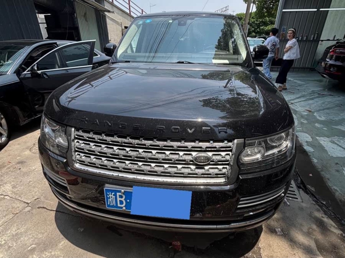 路虎 攬勝  2014款 3.0 V6 SC Vogue SE 創(chuàng)世加長(zhǎng)版圖片