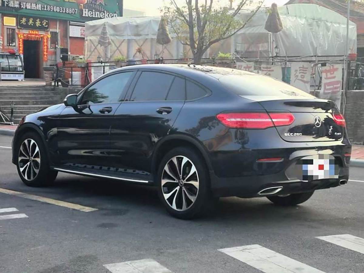 奔馳 奔馳GLC  2022款 改款 GLC 260 4MATIC 轎跑SUV圖片