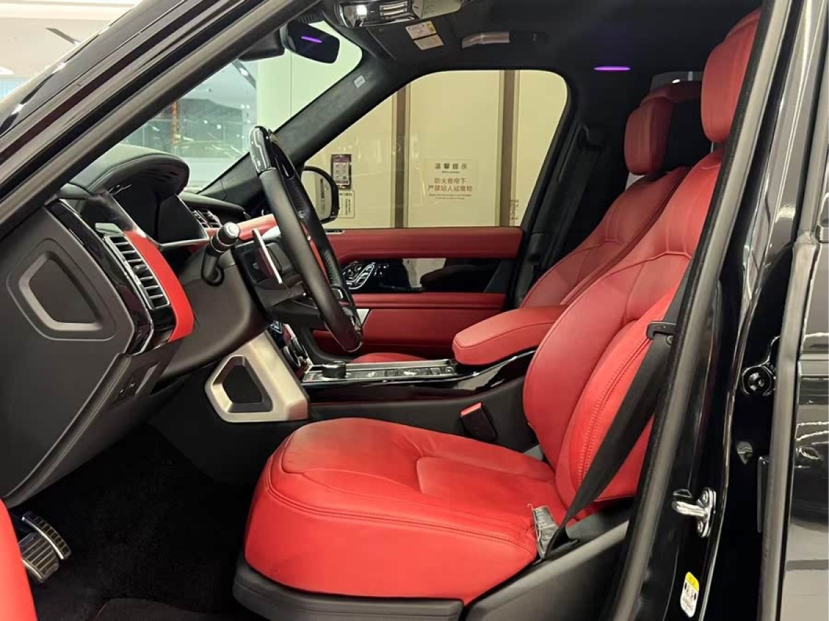 路虎 攬勝  2020款 3.0 L6 尊崇創(chuàng)世加長(zhǎng)版圖片
