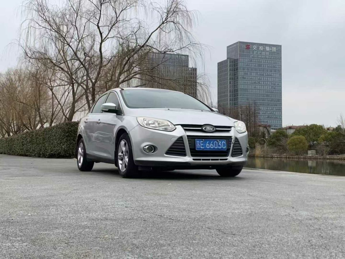 福特 福克斯  2013款 2.0T ST 標(biāo)準(zhǔn)版圖片