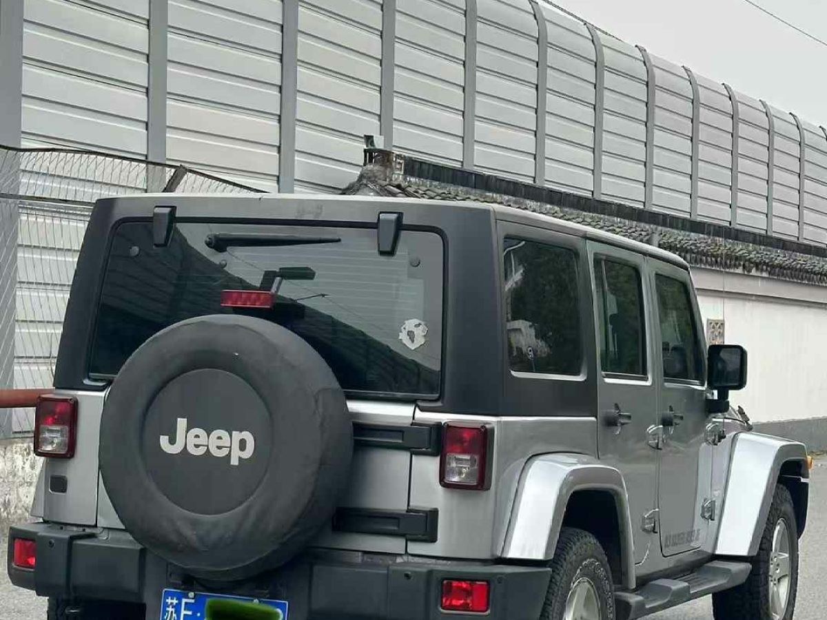 Jeep 牧馬人  2014款 2.8TD Sahara 四門版圖片