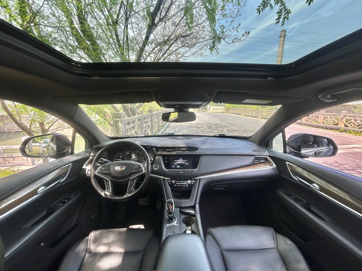 凱迪拉克 XT5  2018款 28E 四驅(qū)領(lǐng)先型圖片
