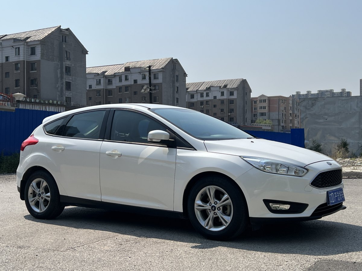 福特 福克斯  2015款 兩廂 1.6L 自動(dòng)舒適型圖片