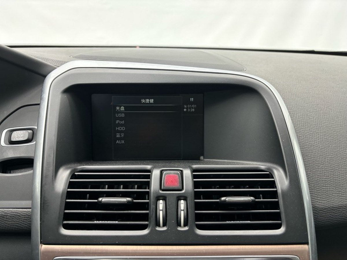 沃尔沃 XC60  2017款 T5 AWD 智进版图片