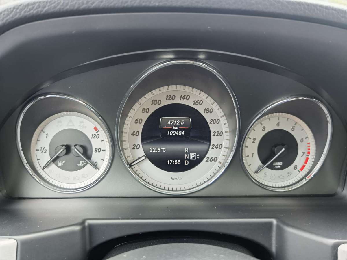 2013年12月奔驰 奔驰GLK级  2013款 GLK 300 4MATIC 动感天窗型