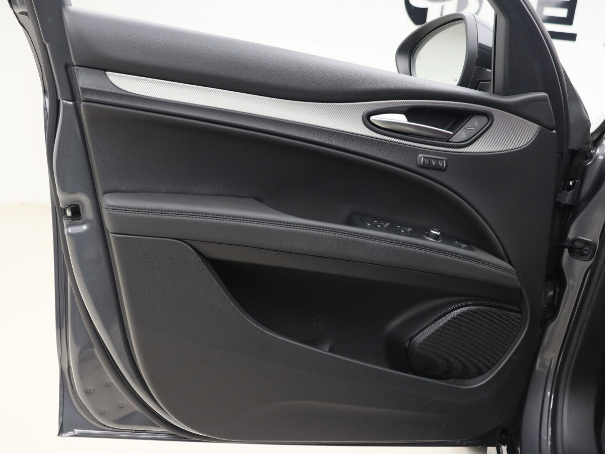 阿爾法·羅密歐 Stelvio  2023款 2.0T 280HP Veloce賽道版圖片
