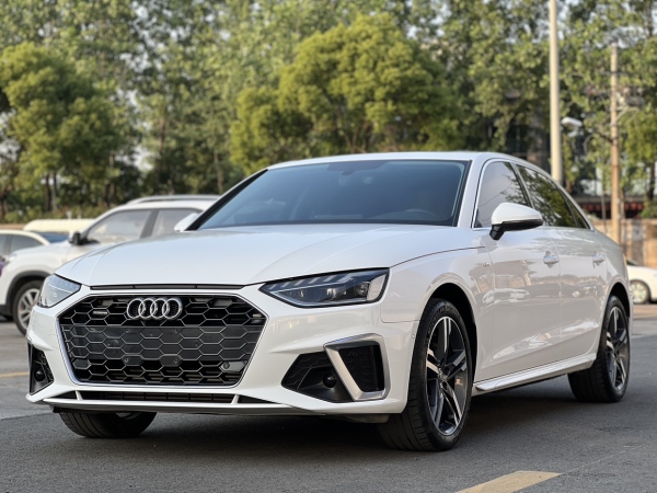 奥迪 奥迪A4L  2020款 40 TFSI quattro 豪华动感型