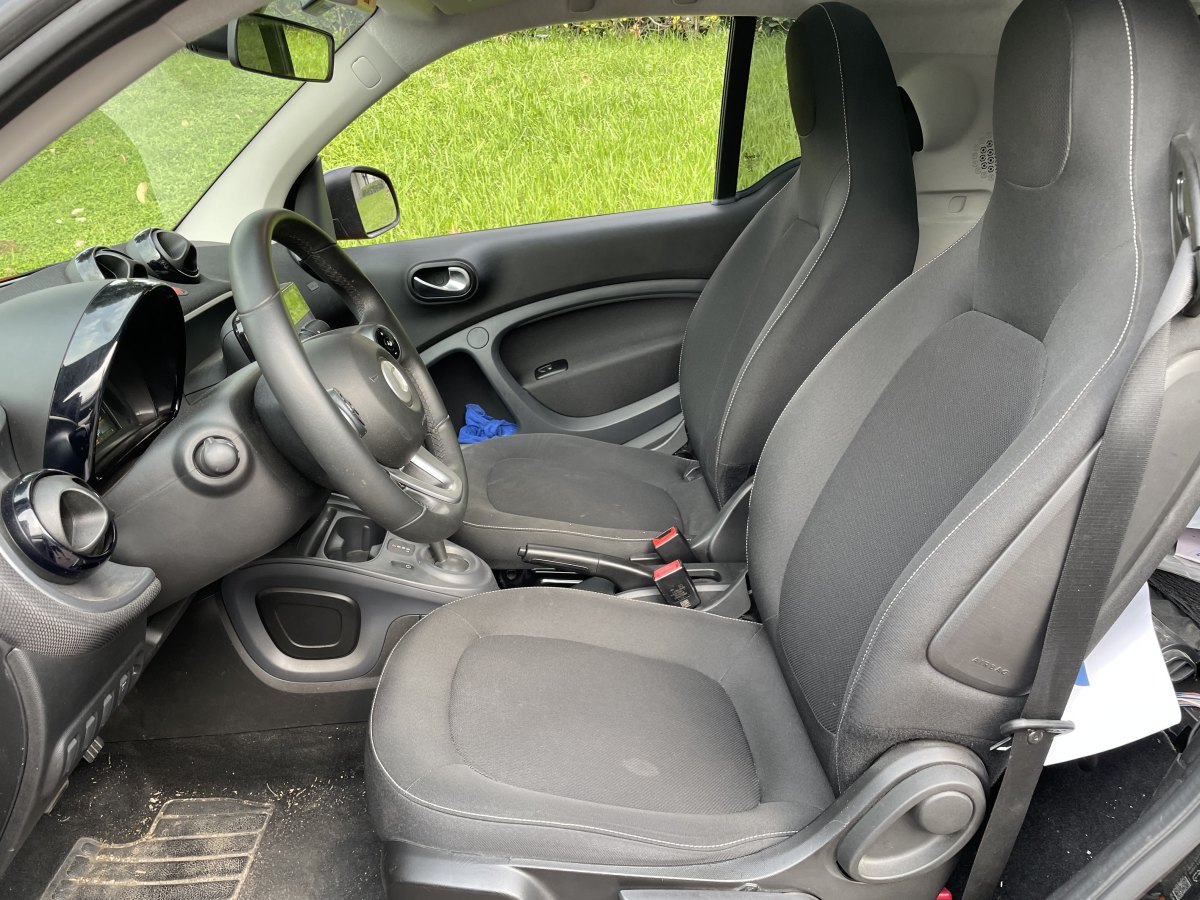 2019年6月smart fortwo  2019款 0.9T 66千瓦硬頂風擎版 國VI