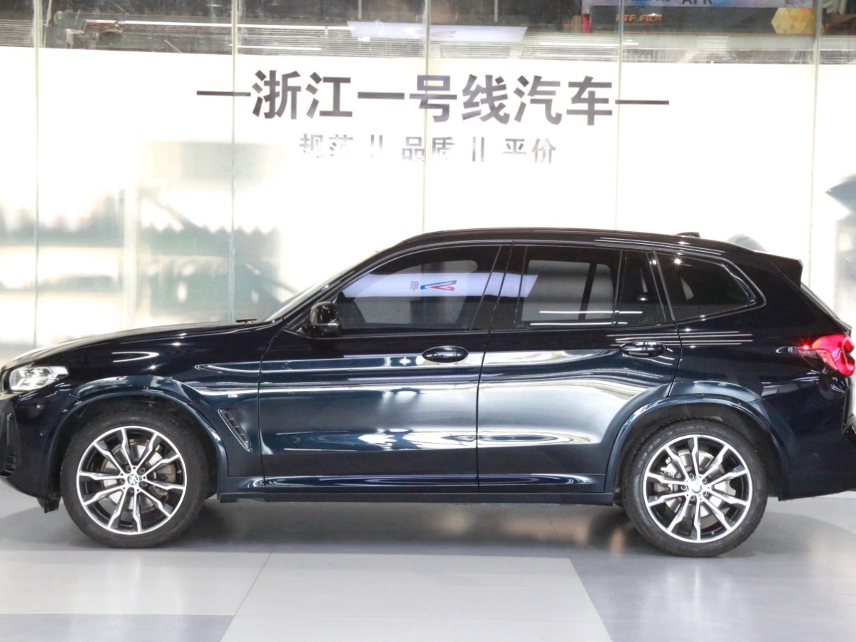 寶馬 寶馬X3  2022款 xDrive30i 領(lǐng)先型 M曜夜套裝圖片