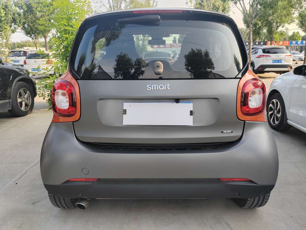 2018年06月smart fortwo  2018款 1.0L 52千瓦硬頂靈動版