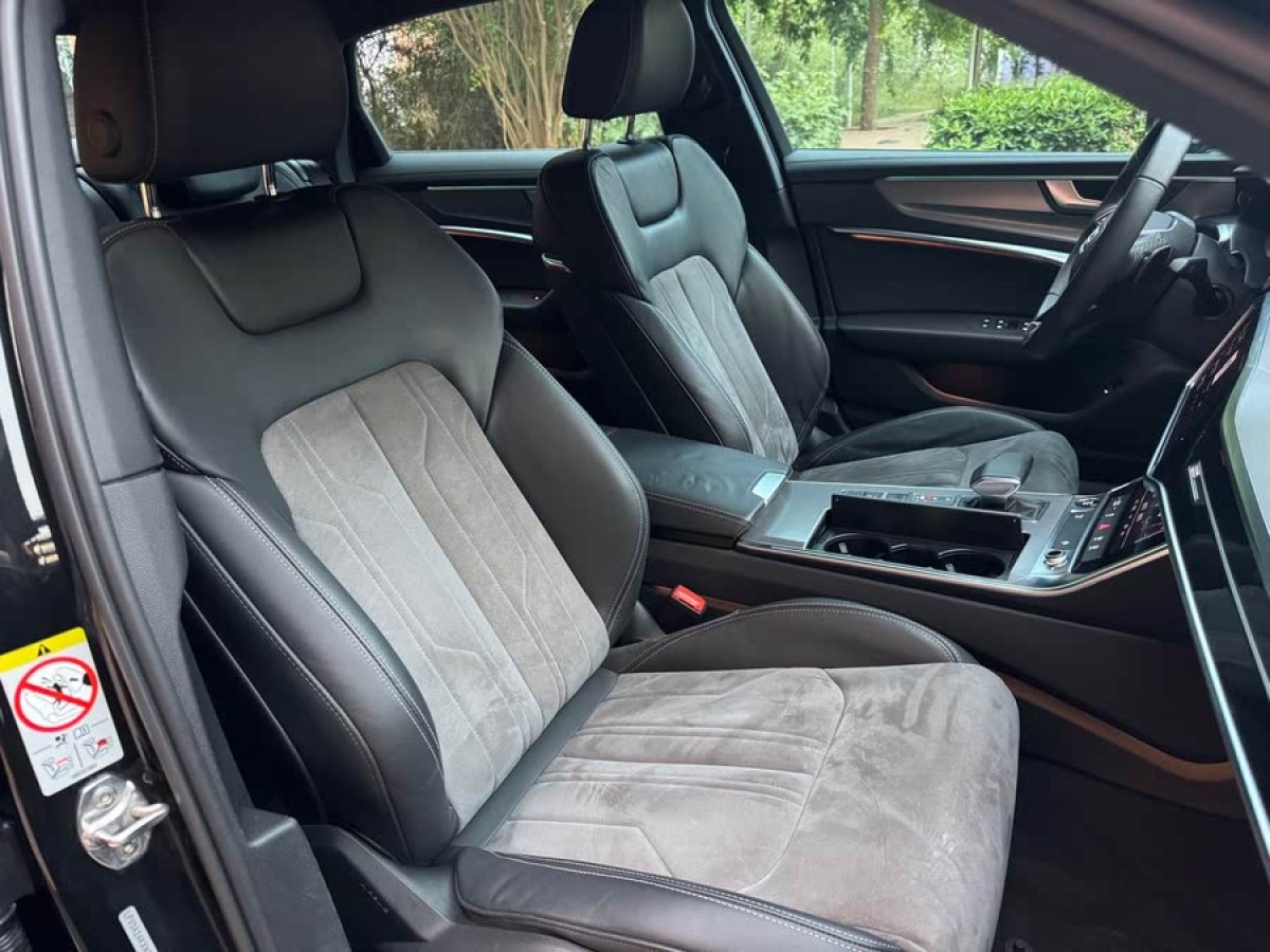 奧迪 奧迪A6L  2022款 40 TFSI 豪華動(dòng)感型圖片