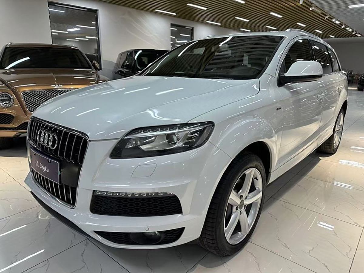 奧迪 奧迪Q7  2014款 35 TFSI 運(yùn)動(dòng)型圖片