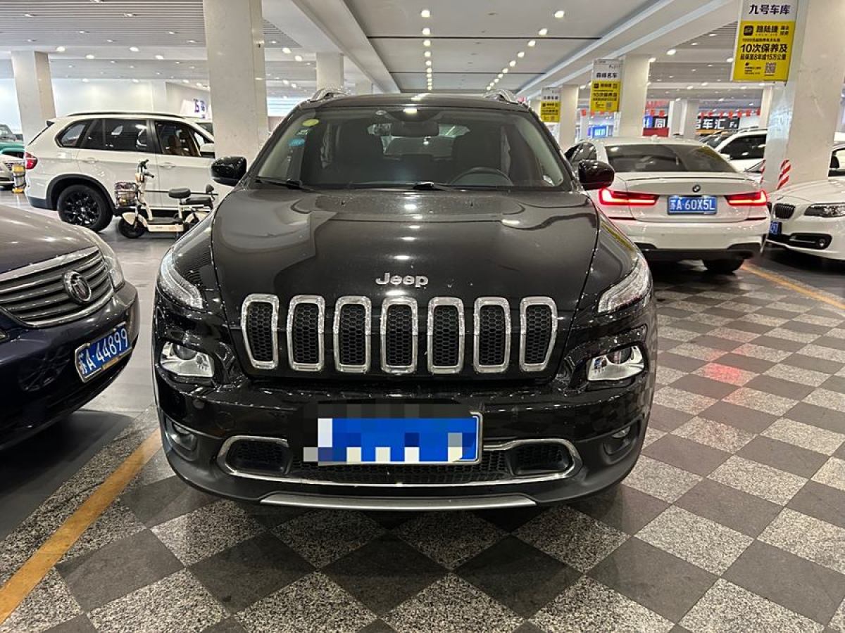 Jeep 自由光  2016款 2.4L 專業(yè)智能版圖片