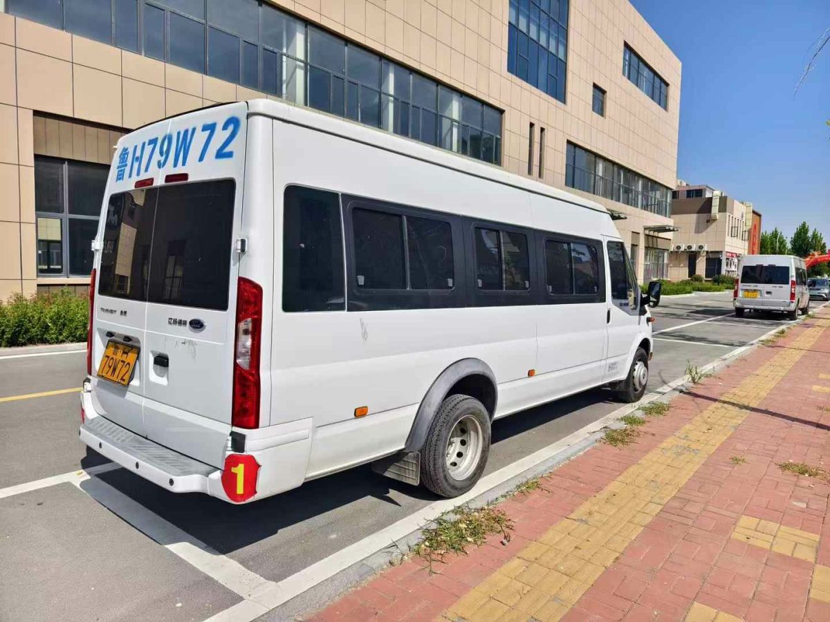 2019年1月福特 全順  2019款 2.0T柴油商旅車中軸中頂7座國VI