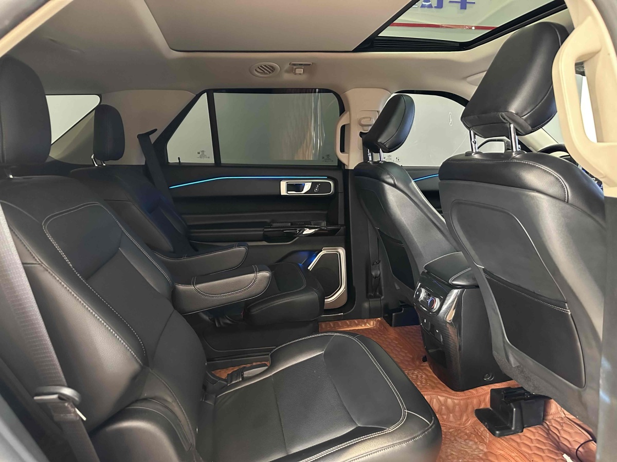 福特 探險(xiǎn)者  2020款 EcoBoost 285 四驅(qū)風(fēng)尚版 6座圖片