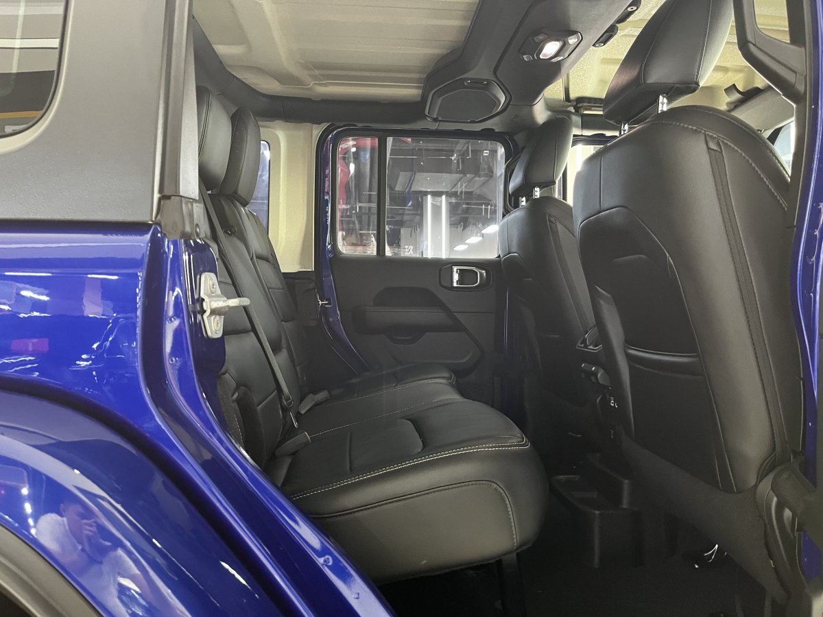 Jeep 牧馬人  2018款 2.0T Sahara 四門版圖片