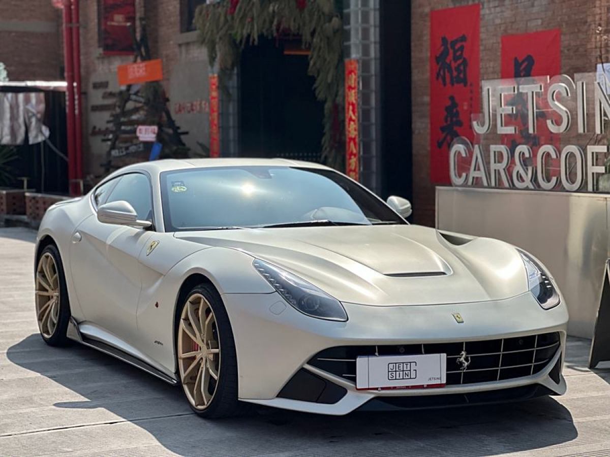 法拉利 F12berlinetta  2013款 6.3L 標(biāo)準(zhǔn)型圖片