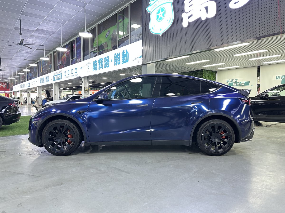 特斯拉 Model 3  2021款 改款 標(biāo)準(zhǔn)續(xù)航后驅(qū)升級版圖片