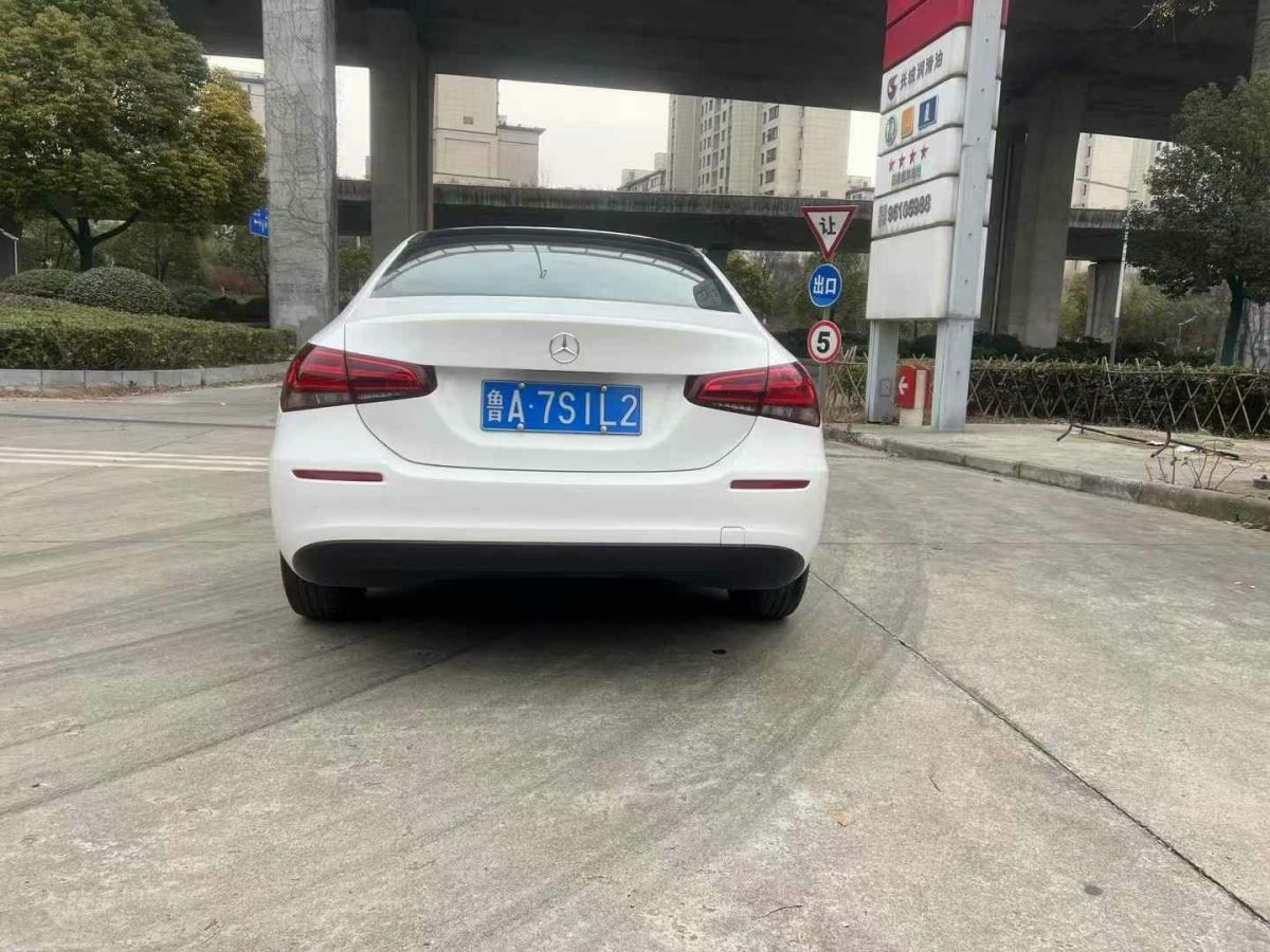 奔馳 奔馳A級  2019款  A 220 L 4MATIC 運動轎車圖片