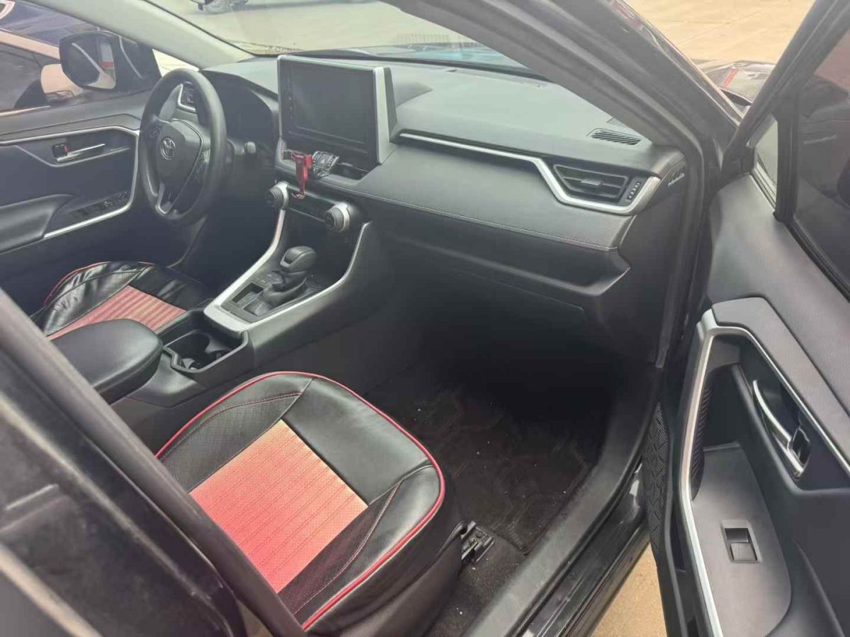 豐田 RAV4榮放  2021款 2.0L CVT兩驅(qū)尊貴版圖片