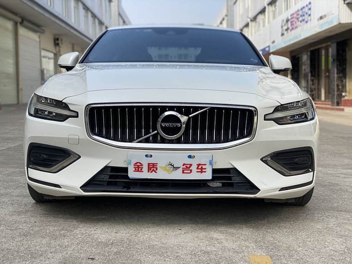 沃爾沃 S60L  2022款 B4 智逸豪華版圖片