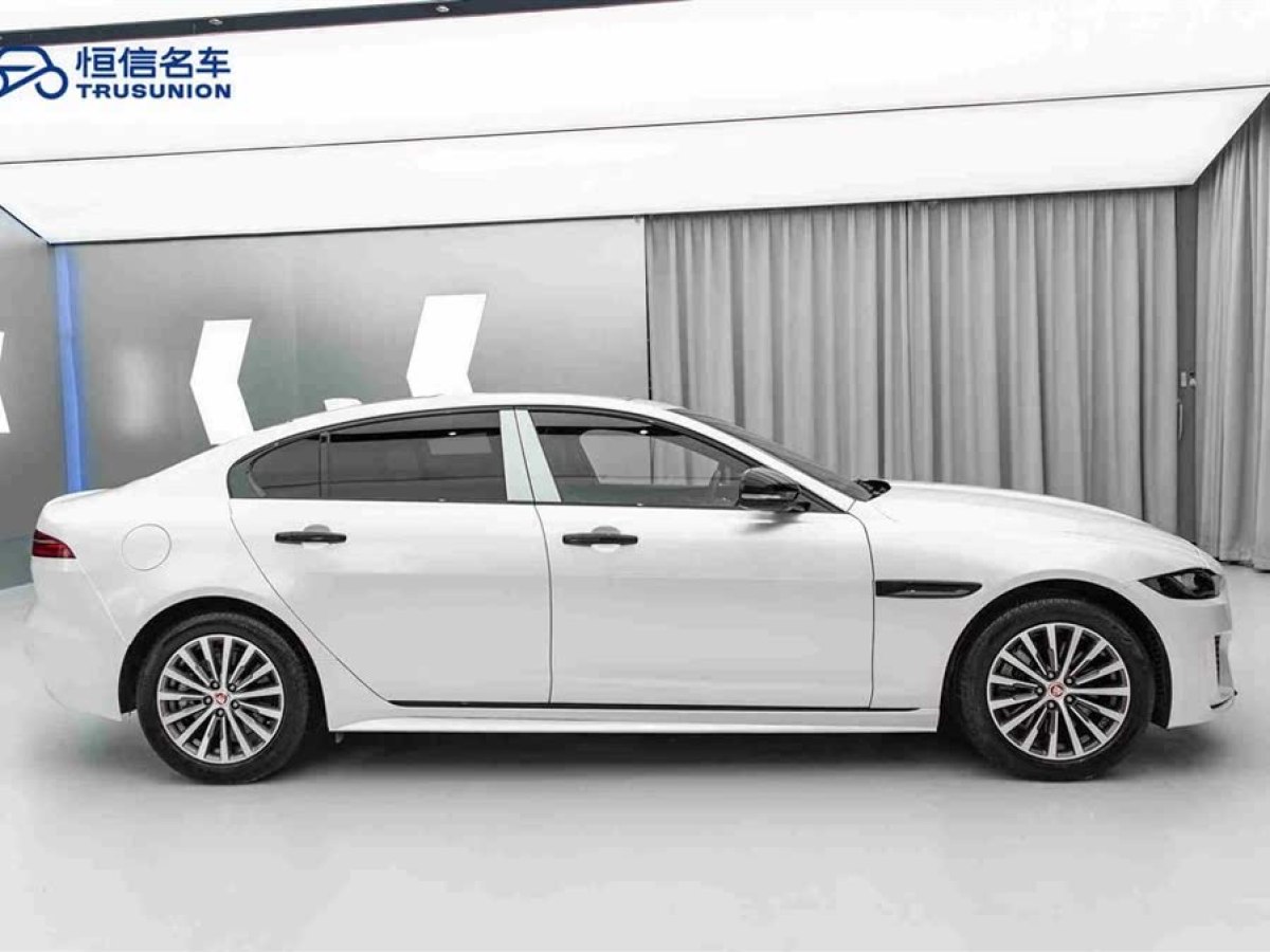 捷豹 XEL  2020款 2.0T 200PS R-DYNAMIC 青春運(yùn)動版圖片