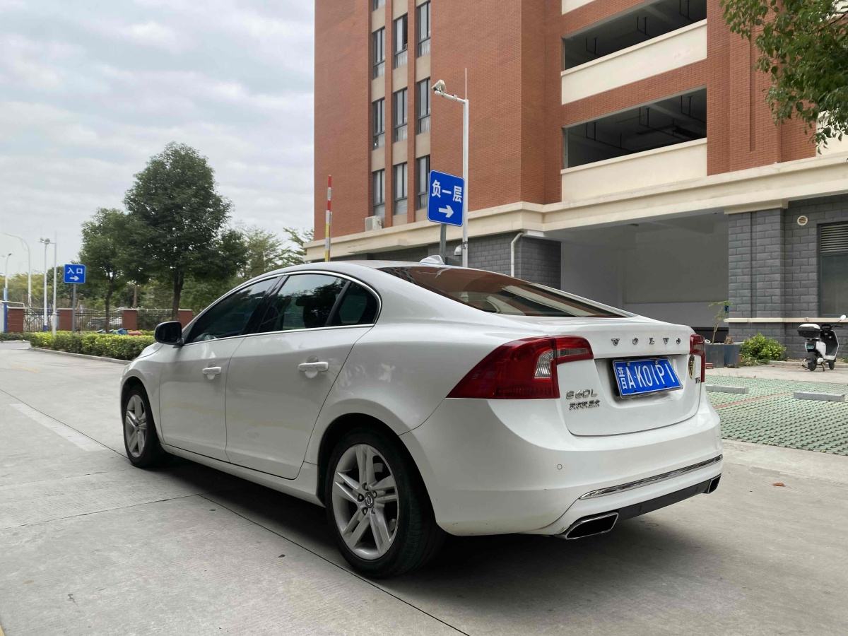 沃尔沃 S60  2014款 S60L 2.0T T5 智驭版图片