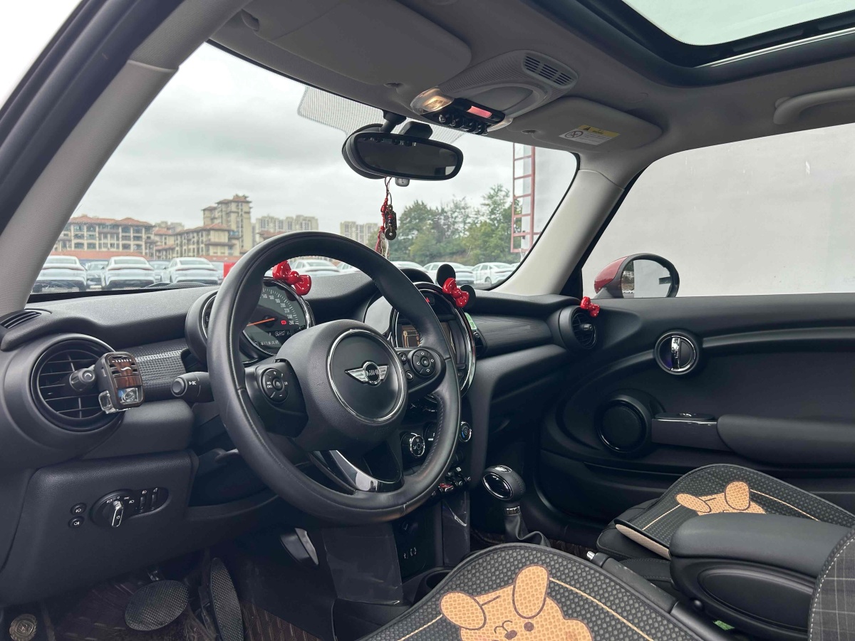 MINI COUNTRYMAN  2018款 1.5T COOPER 經(jīng)典派圖片