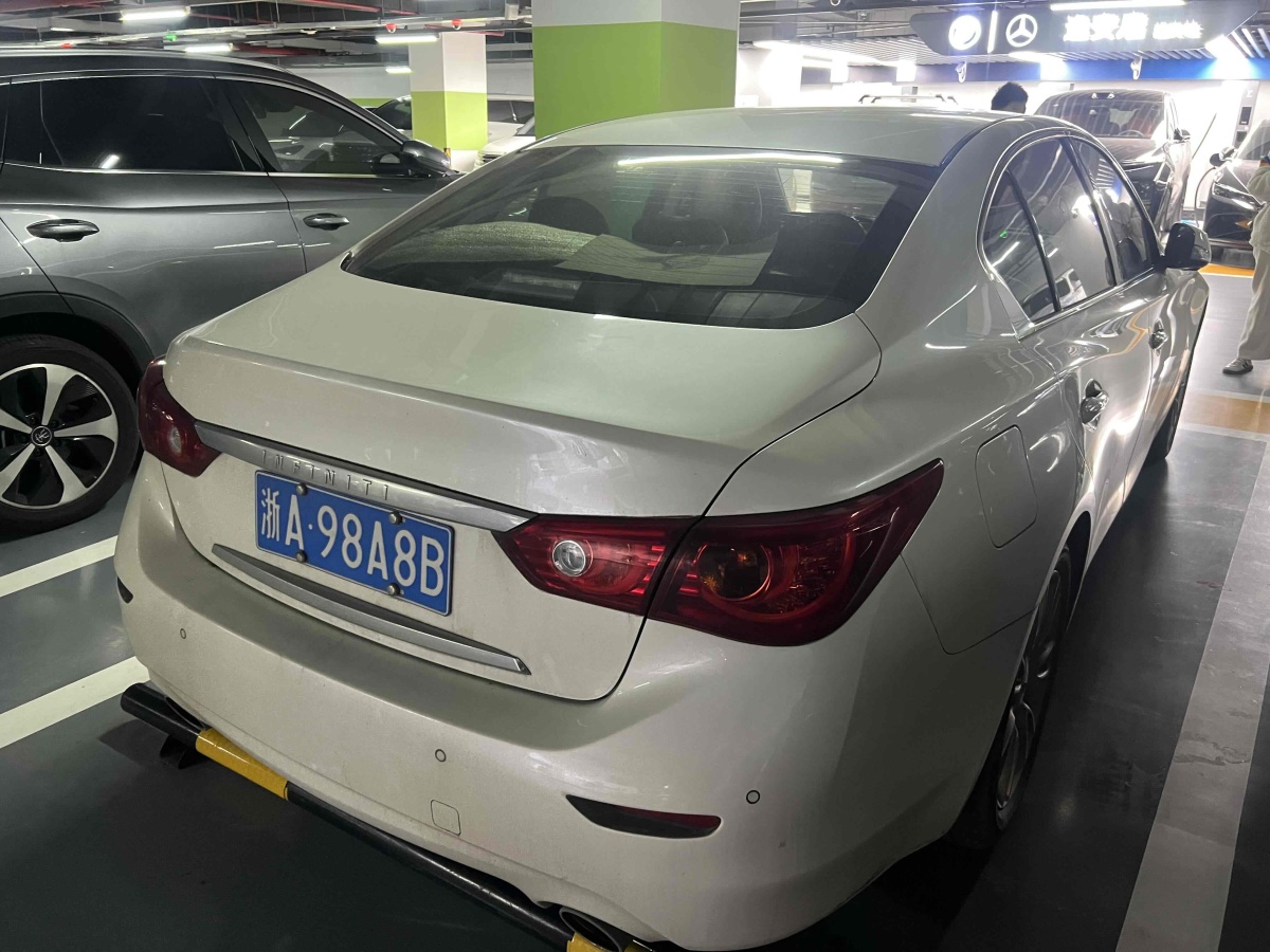 英菲尼迪 Q50L  2016款 2.0T 進(jìn)取版圖片