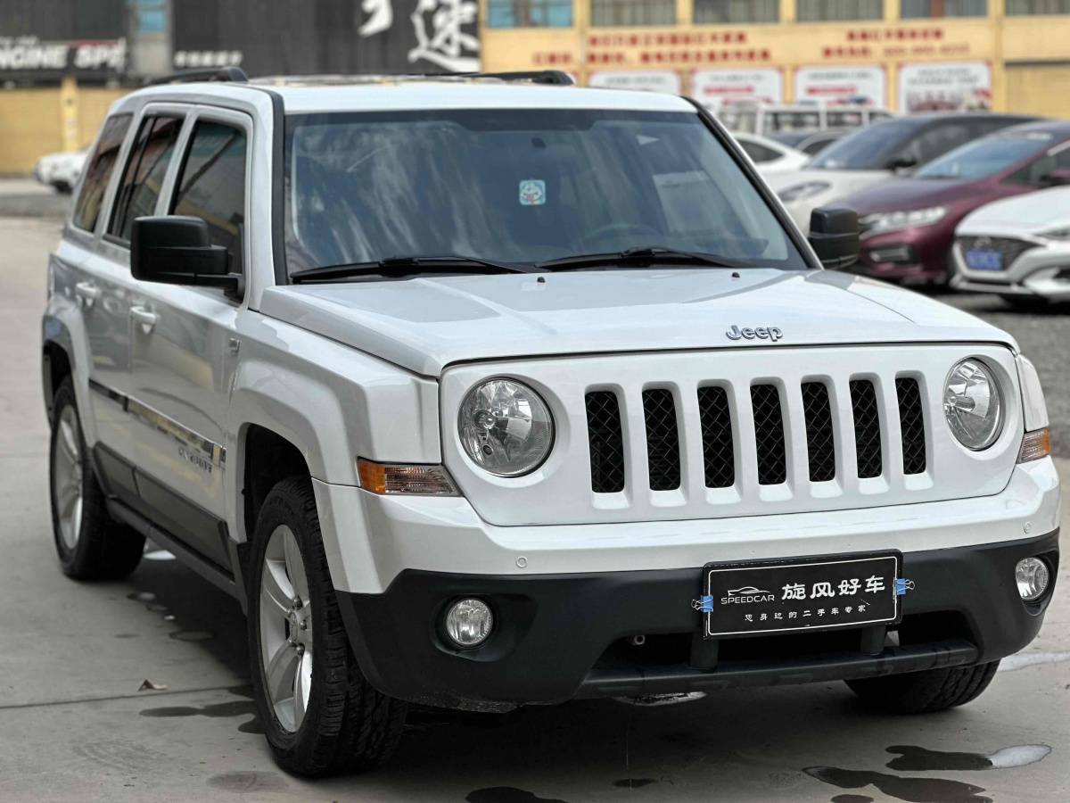 Jeep 自由客  2015款 2.4L 运动版图片