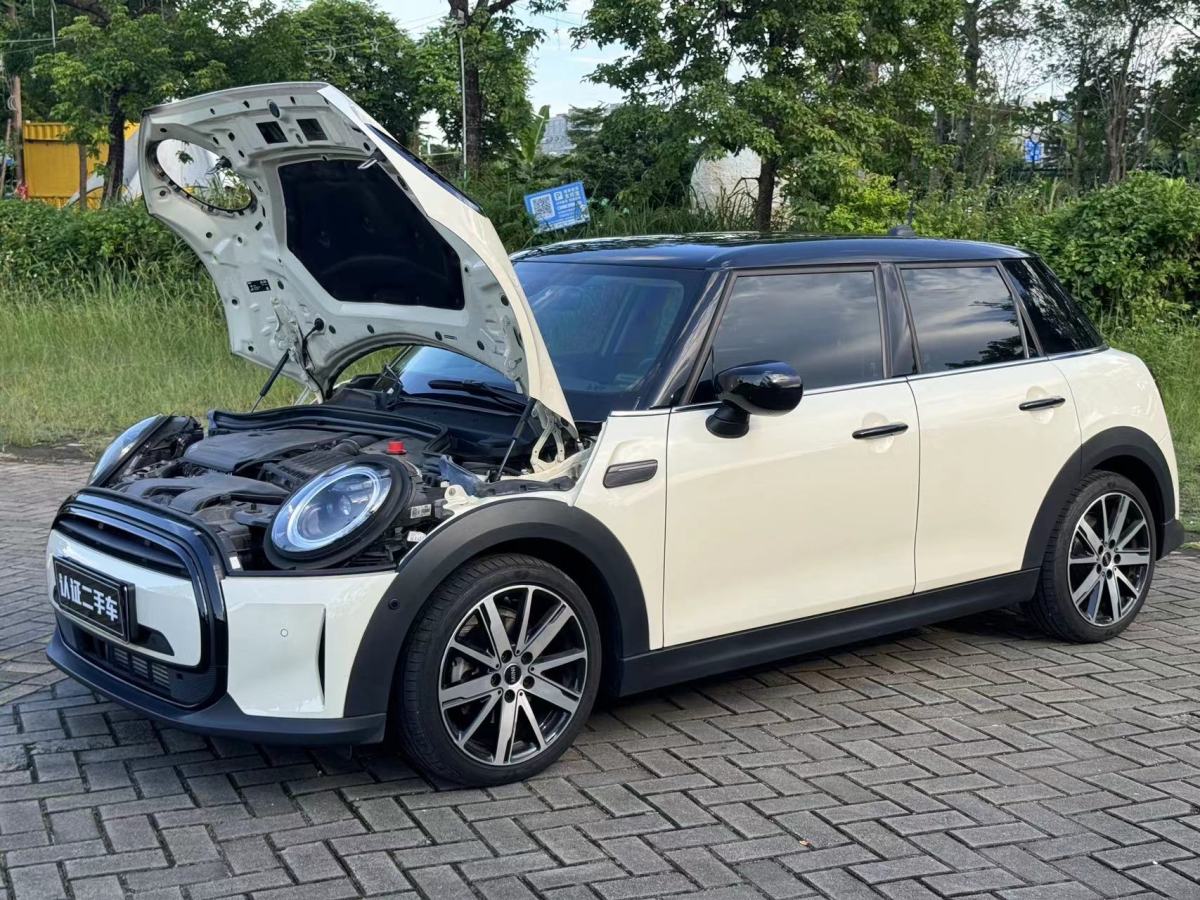 MINI MINI  2022款 1.5T COOPER 藝術(shù)家 五門版圖片