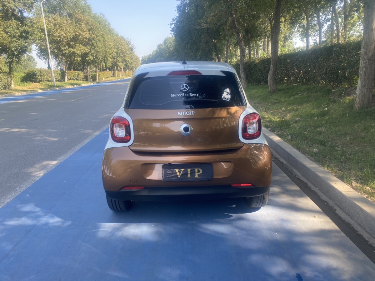 smart forfour  2016款 1.0L 52千瓦靈動(dòng)版圖片