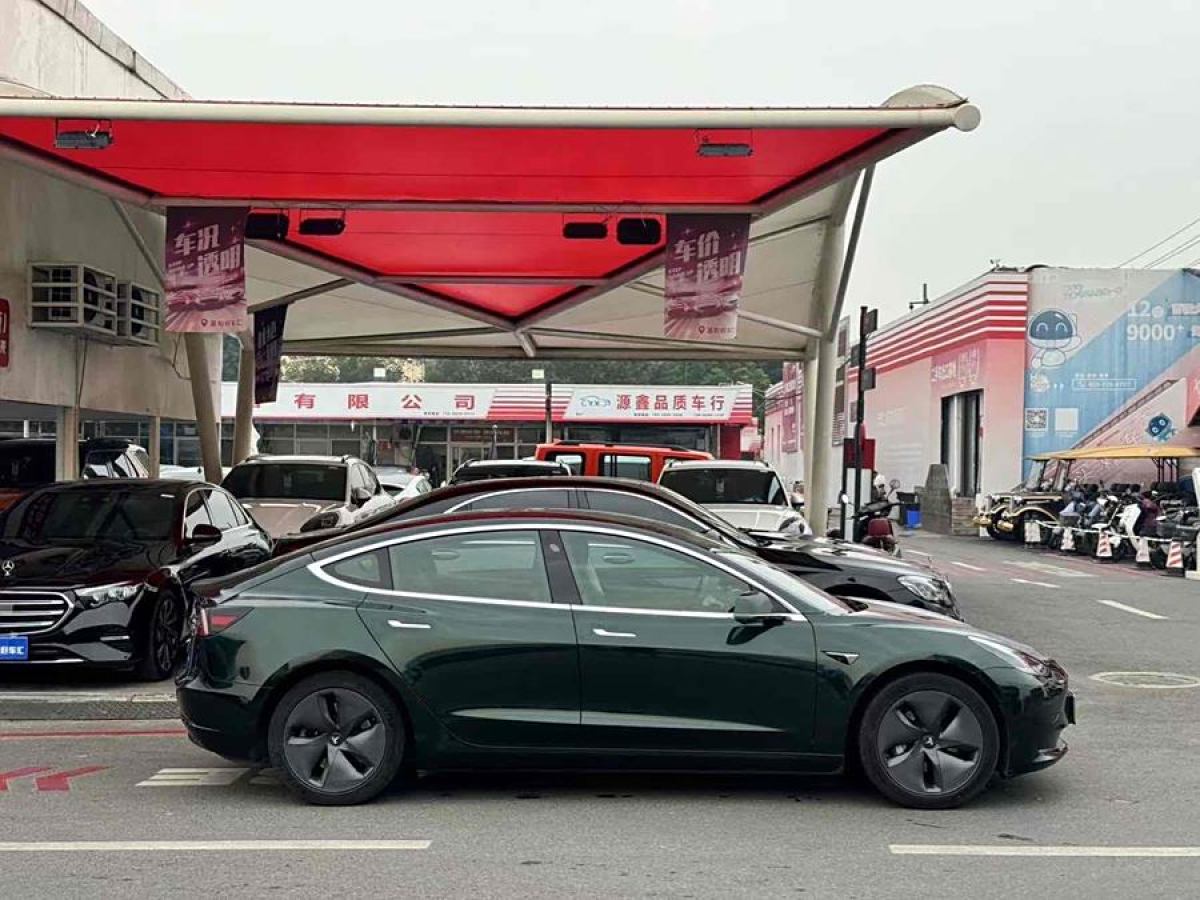 特斯拉 Model Y  2020款 改款 標(biāo)準(zhǔn)續(xù)航后驅(qū)升級版圖片