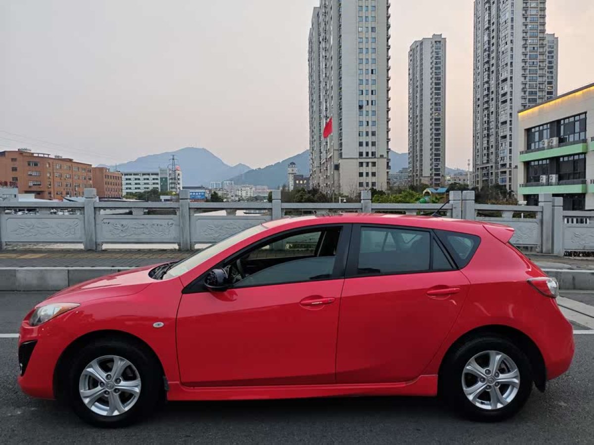 馬自達(dá) 馬自達(dá)3星騁  2013款 兩廂 1.6L 自動(dòng)精英型圖片